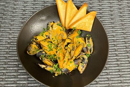 Мидии в соусе том ям