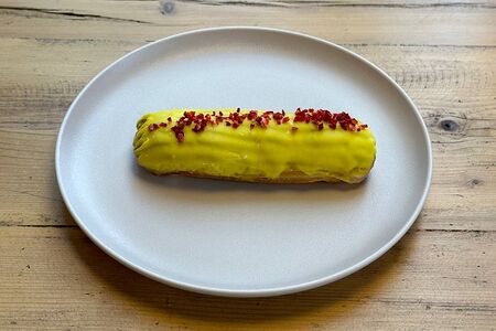 Эклер Манго-маракуйя