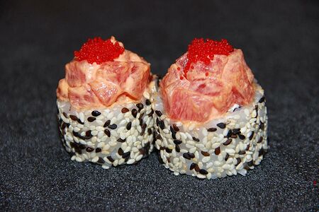 Ролл спайси тунец