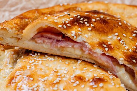 Пирог с ветчиной и сыром