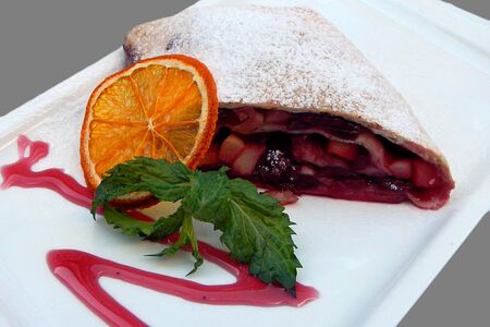 Штрудель Вишневый