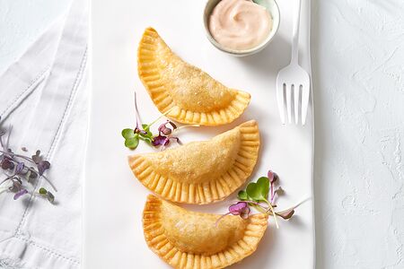 Мини-чебуреки с крабом