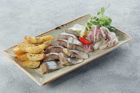 Сельдь с луком