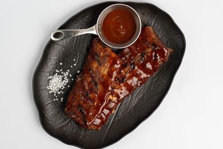Свиные ребра гриль, соус BBQ