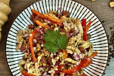 Салат Тбилиси с курочкой и фасолью