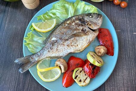 Дорадо с овощами гриль