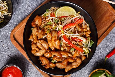 Пад-тай с курицей