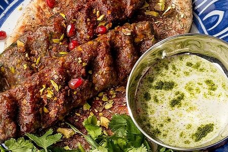 Кебаб из ягнёнка с фисташками