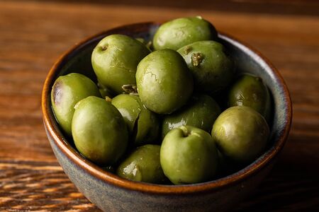 Пикантные испанские оливки