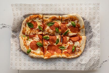 Римская пицца с пеперони