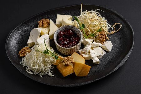 Ассорти из грузинских сыров