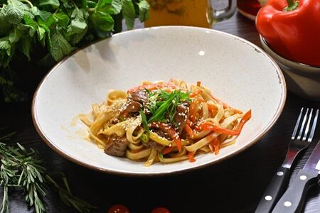 Вок с говядиной