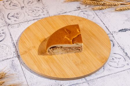 Четверть пирога с красной рыбой