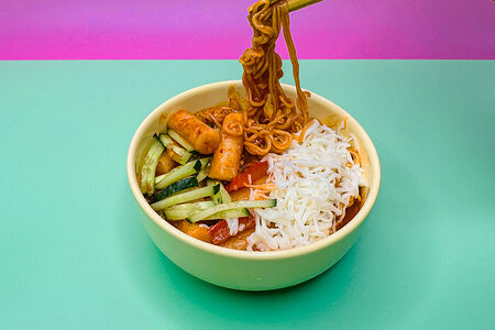 Рапокки с лапшой в жгучем соусе