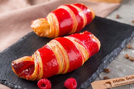 Круассан малиновый