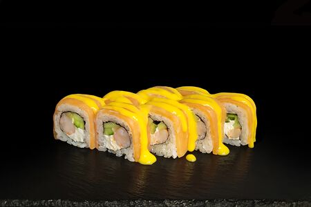 Филадельфия Vip с манго и креветками