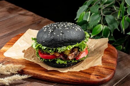 Бургер Green Блэк с рваным мясом