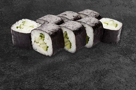 Ролл классический с огурцом