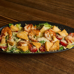 Цезарь с тигровыми креветками