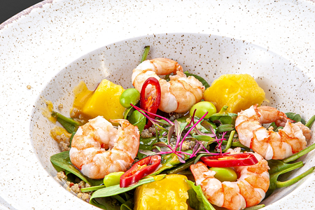 Салат коктейль манго-креветка