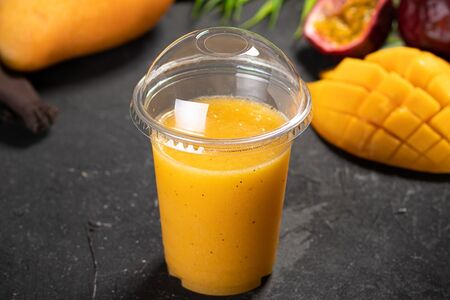 Смузи манго-маракуйя