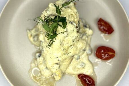 Стейк куриный с грибами в сливочном соусе