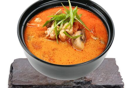 Том ям с морепродуктами