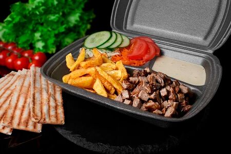 Шаурма на тарелке 