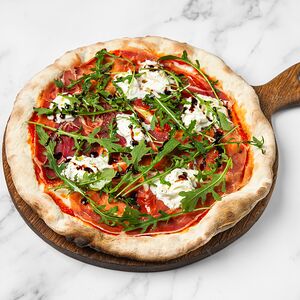 Пицца парма, страчателла, руккола