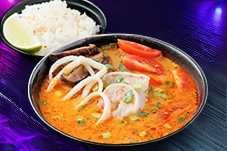 Том ям с морепродуктами