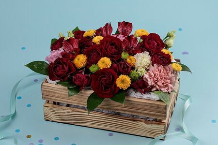 Букет цветов Любимой маме в ящике