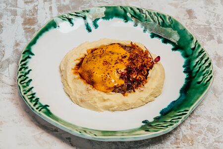 Биф с картофельным пюре