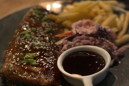 Свиные ребрышки в соусе BBQ