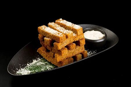 Гренки с чесноком и пармезаном