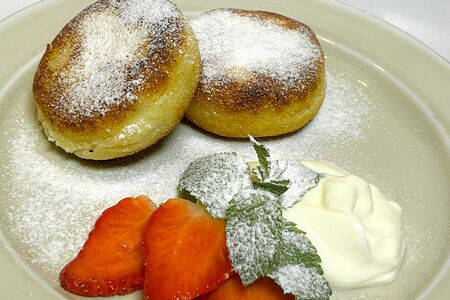 Сырники со сметаной