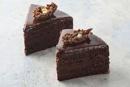 Порция торта Захер