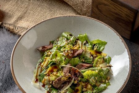 Стейк салат с манго