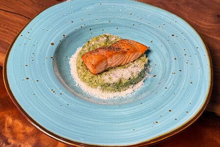 Ризотто с лососем