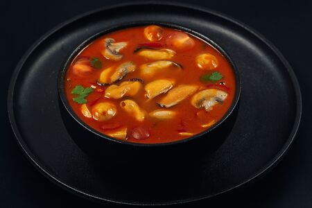 Том ям с мидиями