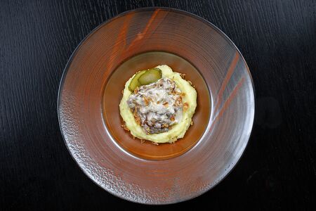 Бефстроганов с картофельным пюре