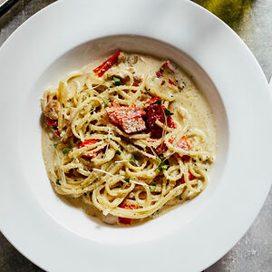 Спагетти с цыпленком и маринованным перцем