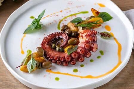 Осьминог с картофелем бэби