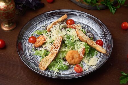 Цезарь с креветками 