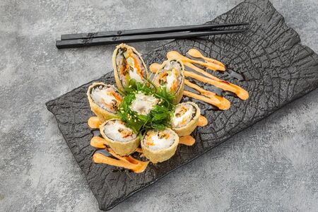 Ролл сливочный темпура с мидиями