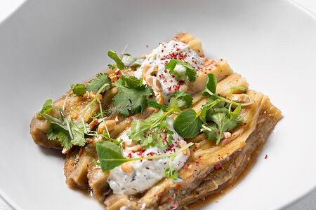 Маринованный баклажан с дзадзыки и орешками