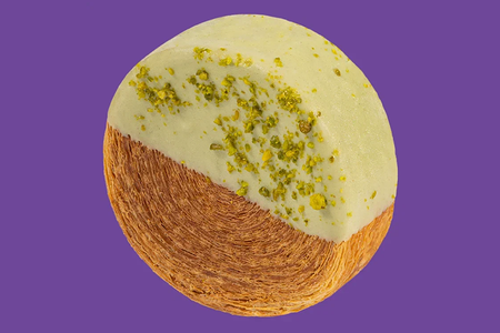 Круглый круассан с фисташкой