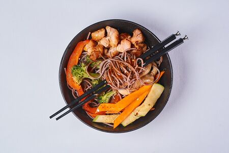 Соба со свининой в свит чили Мини