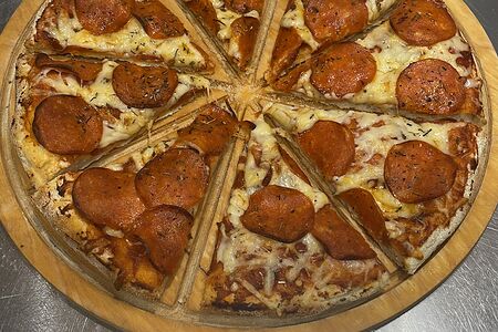 Пицца пепперони 