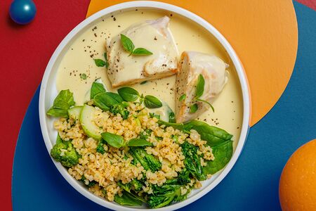 Куриная грудка с овощами и булгуром