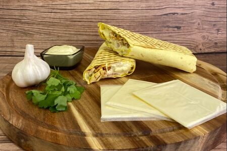 Большая сырная шаурма со свининой 